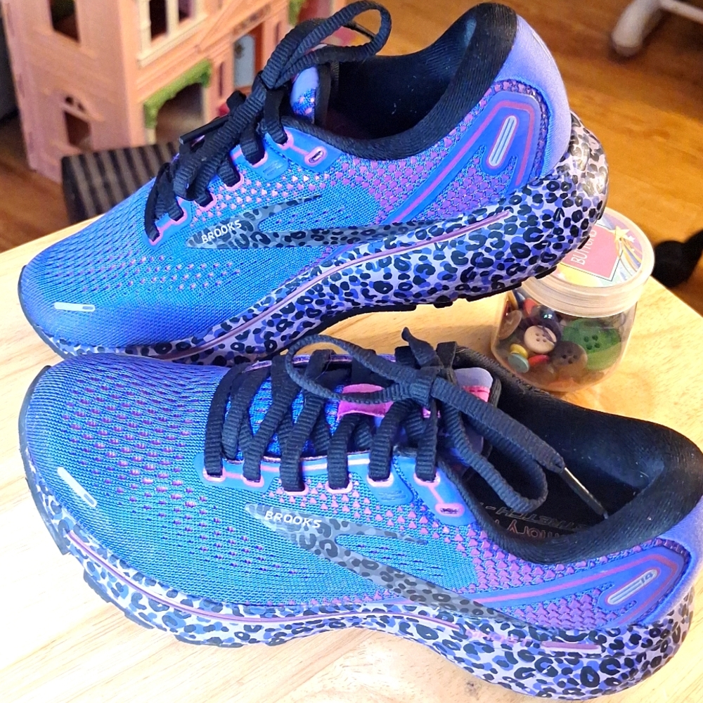 Brooks Blue and Purple Leopard-Print Women's Running Shoes - Picture 7 of 11